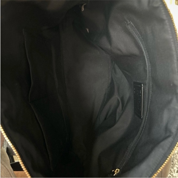 Coach - Picture 8 of 9